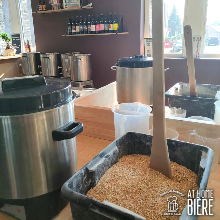 At HomeFabriquer sa propre bière et découvrir la zythologie dans l’atelier At Home Bière à Athies Bière-brassage